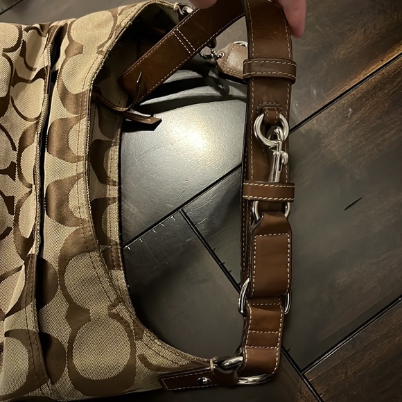 Coach Handbag - Picture 4 of 17